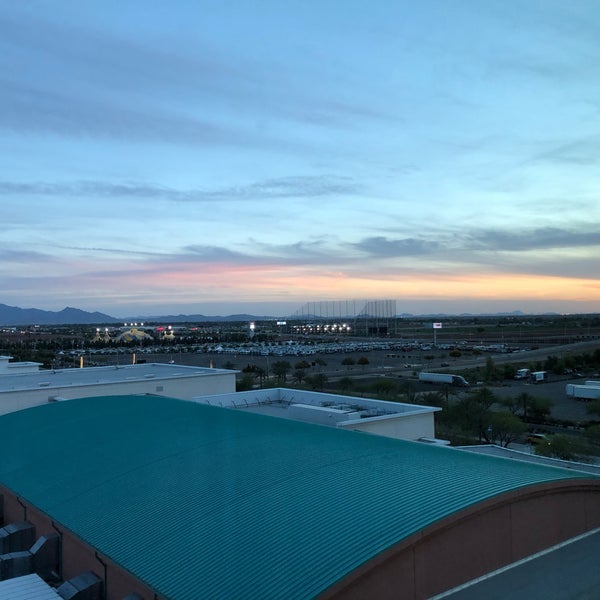 Das Foto wurde bei Renaissance Phoenix Glendale Hotel &amp; Spa von Monica K. am 4/4/2019 aufgenommen