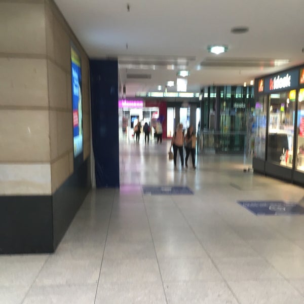 Foto tomada en Promenaden Hauptbahnhof Leipzig  por Fab A. el 5/24/2018