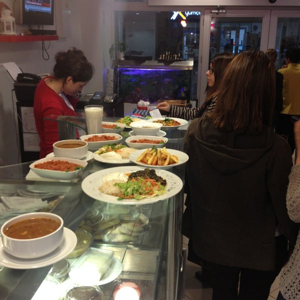 Foto diambil di Dengeli Kafe &amp; Restoran oleh Gökhan Y. pada 4/8/2013