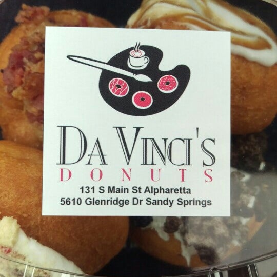 4/14/2016 tarihinde Demetria R.ziyaretçi tarafından DaVinci’s Donuts'de çekilen fotoğraf