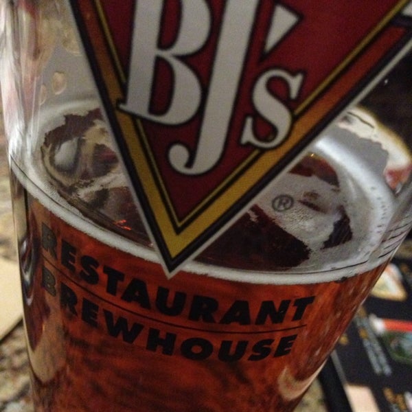 Photo taken at BJ&#39;s Restaurant &amp; Brewhouse by Michael A. on 1/31/2014