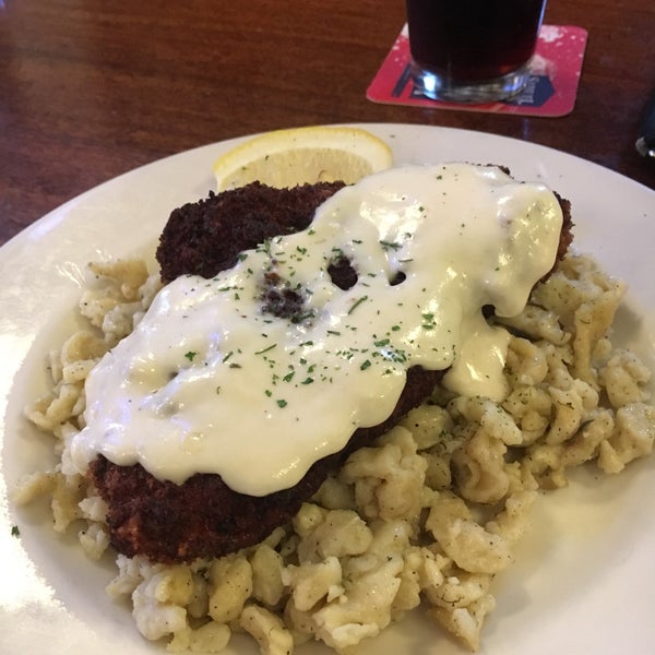 5/1/2018 tarihinde Rebecca B.ziyaretçi tarafından Jacob Wirth Restaurant'de çekilen fotoğraf