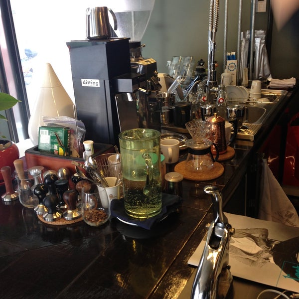 รูปภาพถ่ายที่ CHAN&#39;S Espresso Bar โดย 예의바른 림유난 เมื่อ 4/17/2013