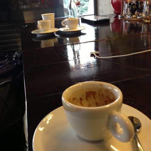 รูปภาพถ่ายที่ CHAN&#39;S Espresso Bar โดย 예의바른 림유난 เมื่อ 4/19/2013