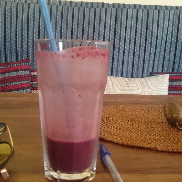 Have the blueberry smoothie (vegan option), because it's the best thing ever