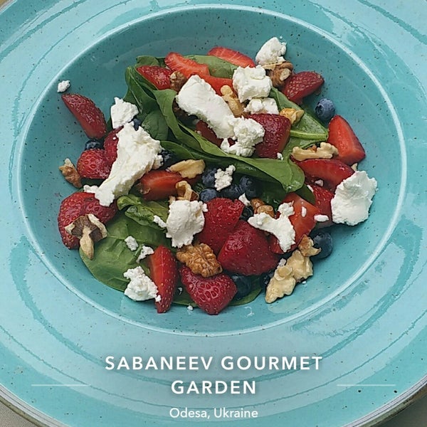 Photo taken at Sabaneev Gourmet Garden by Oya T. on 8/15/2019
