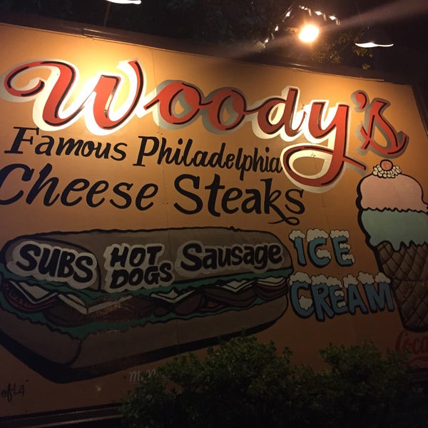 Снимок сделан в Woody&#39;s Famous CheeseSteaks пользователем Lindy F. 9/1/2016