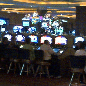 Foto tomada en Blue Chip Casino &amp; Hotel  por Pennie S. el 10/21/2012