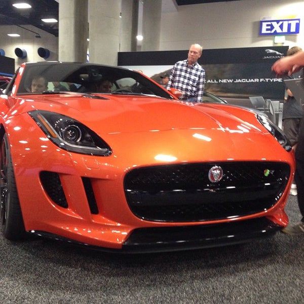 Foto diambil di San Diego International Auto Show oleh Michael L. pada 1/2/2015