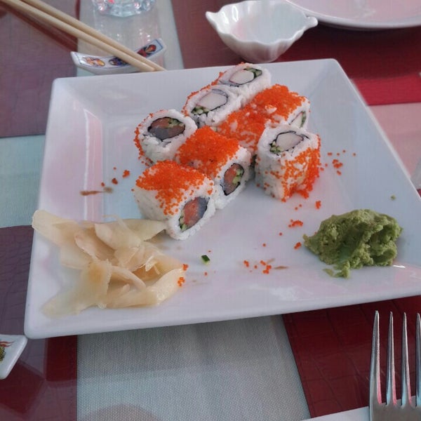 4/23/2015 tarihinde Yeliz T.ziyaretçi tarafından Mai-Ling Chinese &amp; Sushi'de çekilen fotoğraf