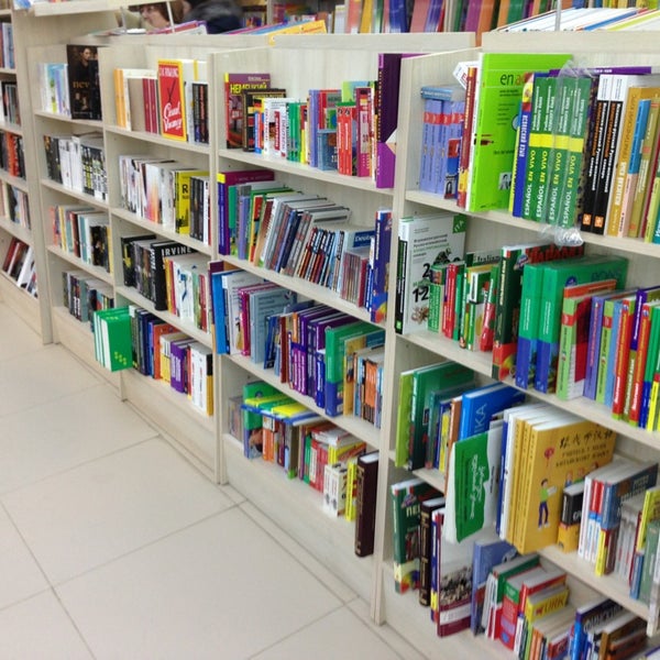 магазин читай город одинцово. читай город. читай город город одинцово. читай город полки. можайское шоссе 58а одинцово пикассо.