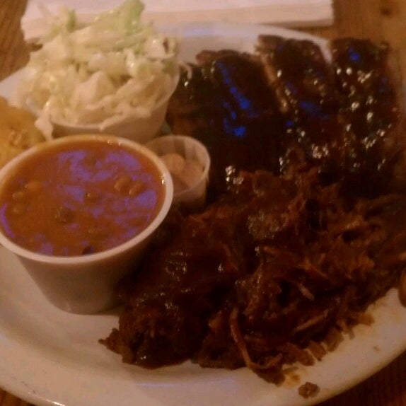 Photo taken at Smokin&#39; Mo&#39;s BBQ by Toby N. on 4/7/2013