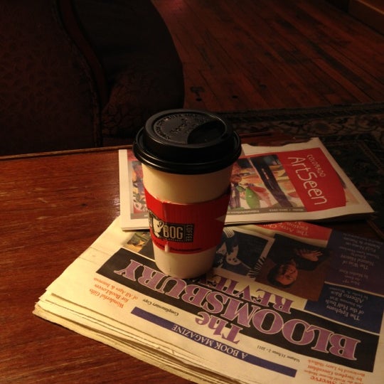 Foto tirada no(a) Tenn Street Coffee por Robyn K. em 12/14/2012