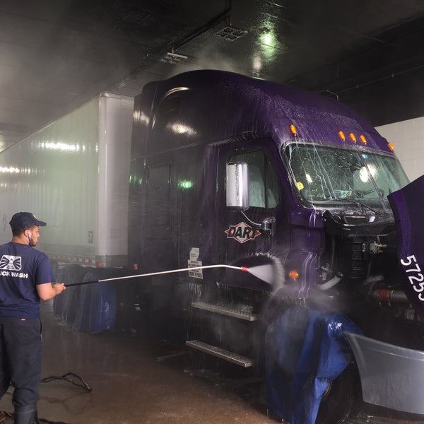 what does blue beacon use to wash trucks