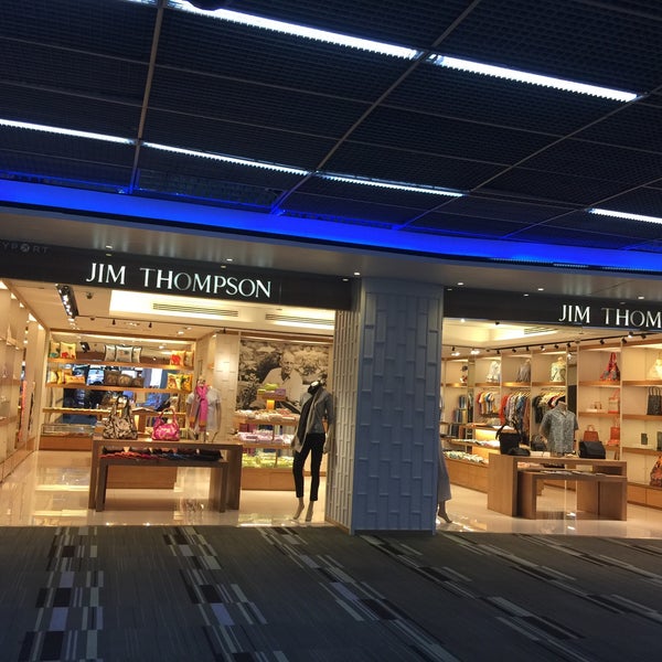 longchamp central chidlom