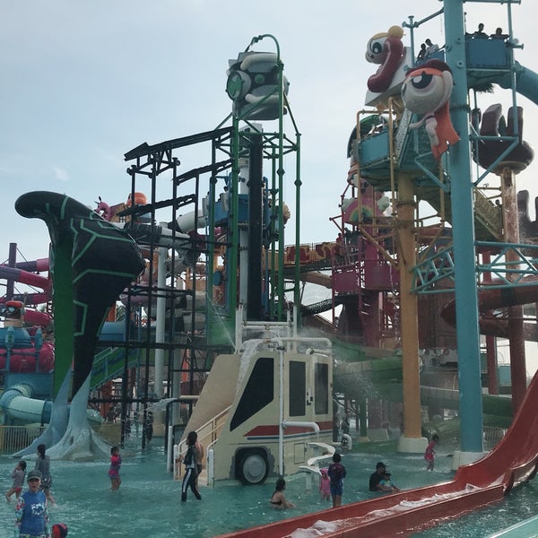 Photo taken at Cartoon Network Amazone Water Park by Mitamura A. on 4/14/2019