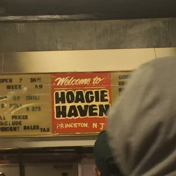 Photo taken at Hoagie Haven by Nicole W. on 11/5/2016