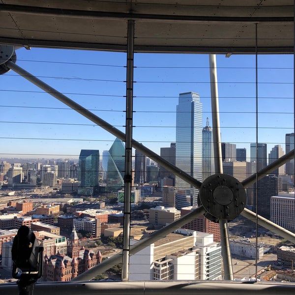 Снимок сделан в Reunion Tower пользователем Kyle H. 3/19/2022