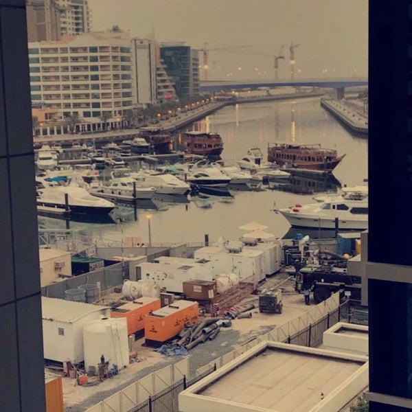 Foto tomada en Jannah Place Dubai Marina  por ‏ＹＡ el 7/6/2017
