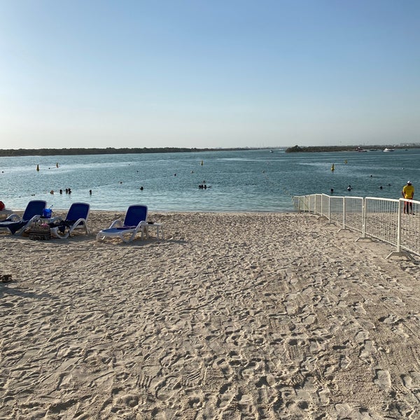 5/21/2022 tarihinde Misharyziyaretçi tarafından Yas Beach / شاطئ ياس'de çekilen fotoğraf