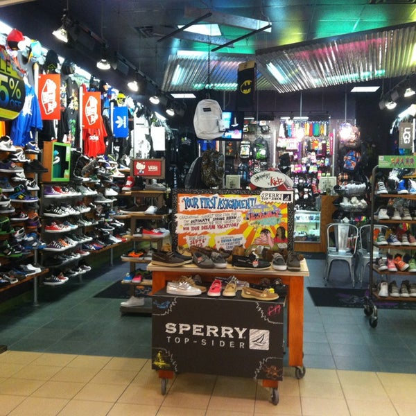 journey shoes north riverside mall