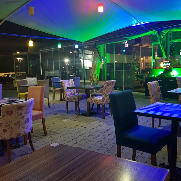 Foto tomada en Ottoman17 Cafe &amp; Bar  por Aykut el 9/23/2019