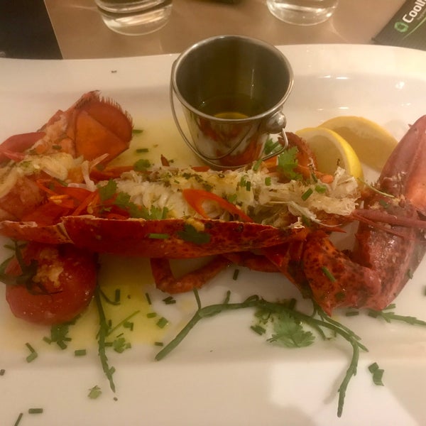 Снимок сделан в Mr.Crab Seafood Restaurant пользователем Derek L. 12/24/2017