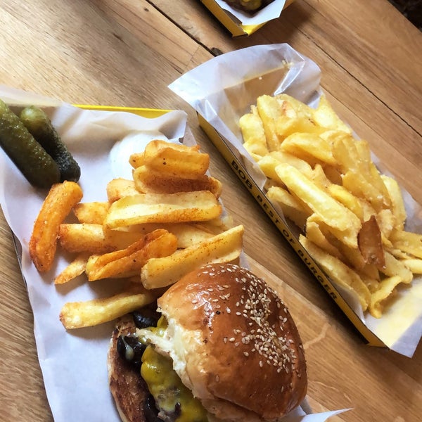 Photo taken at B.O.B Best of Burger by İlknur D. on 2/23/2019