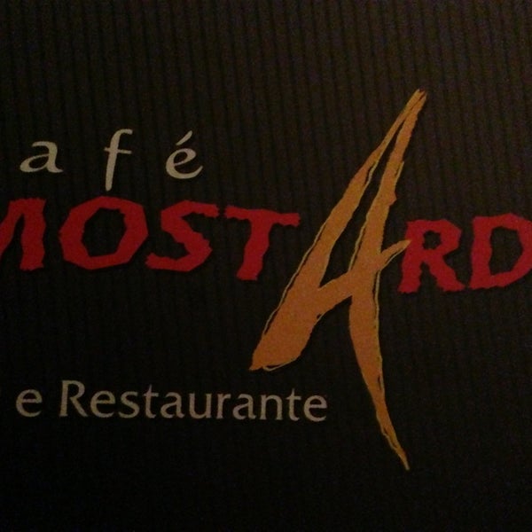 Снимок сделан в Café Mostarda пользователем Evany C. 12/29/2012