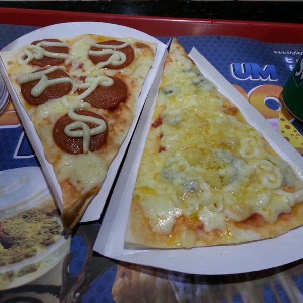 Foto tirada no(a) Shake Pizza por Felipe S. em 3/7/2013