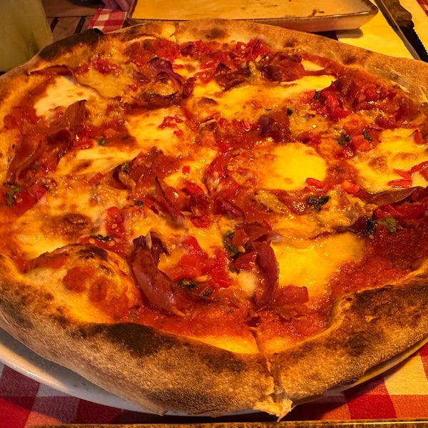 6/25/2023 tarihinde Intersendziyaretçi tarafından Il Vicino Pizzeria'de çekilen fotoğraf