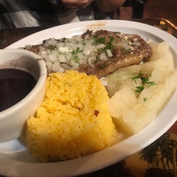 1/3/2019 tarihinde Intersendziyaretçi tarafından El Meson de Pepe Restaurant &amp; Bar'de çekilen fotoğraf