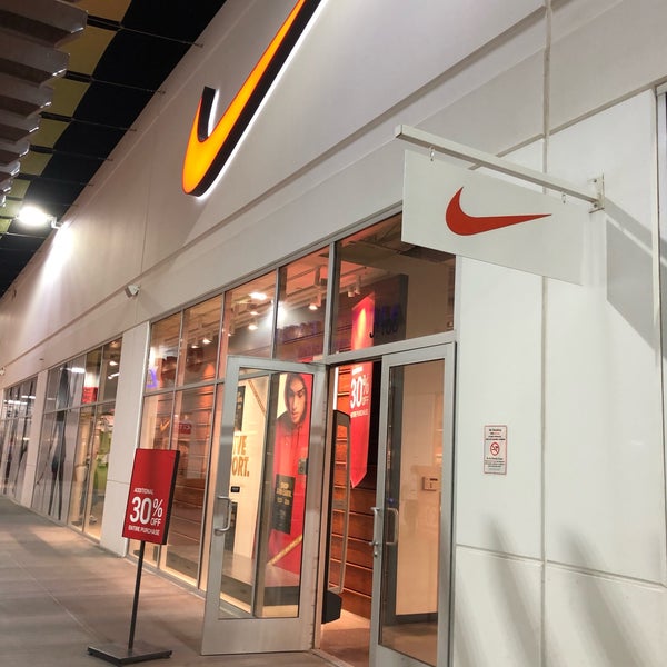 nike gran plaza outlets