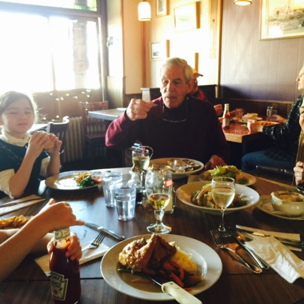 Das Foto wurde bei Shagwong Restaurant von Jamyn E. am 12/27/2014 aufgenommen