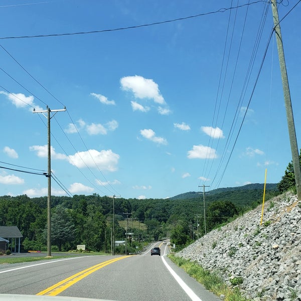 Gap View Ranch & Kennel Farm in Broadway