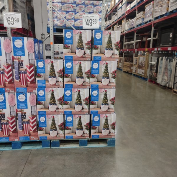 Photos at Sam's Club Ala Moana Kakaako 750 Keeaumoku St