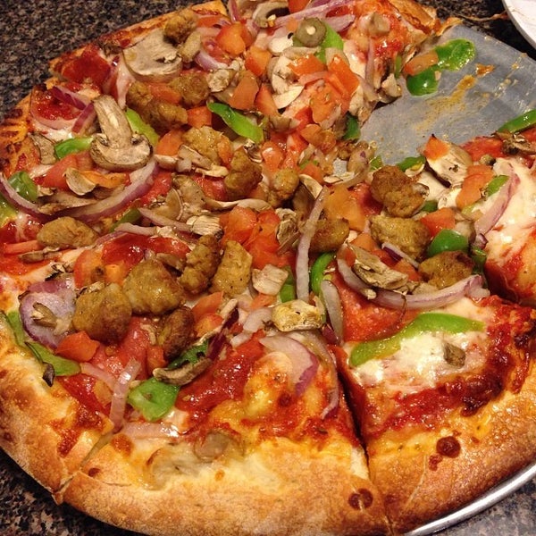 Pizza hut ереван. эль пиццерия. "пицца". достаевский пицца. эль пиццерия.