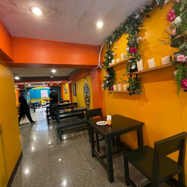 Really nice vibe and colourful inside, great Mexican food options - some I’ve never seen before like the breakfast vegetarian burrito with chips inside, amazing!