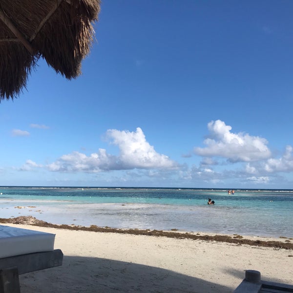 2/4/2018 tarihinde Delfi S.ziyaretçi tarafından Yaya Beach Club'de çekilen fotoğraf