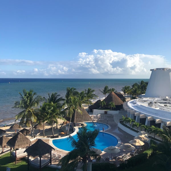 Photo taken at Melia Cozumel All Inclusive Golf &amp; Beach Resort by Delfi S. on 11/10/2019