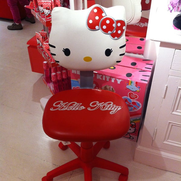Photo taken at Hello Kitty World by Damla A. on 4/18/2013