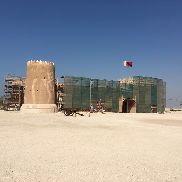 Photo taken at Al Zubarah Fort and Archaeological Site by Ian C. on 2/1/2016