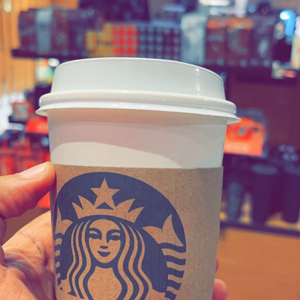 Foto tirada no(a) Starbucks por Faisal em 11/3/2023