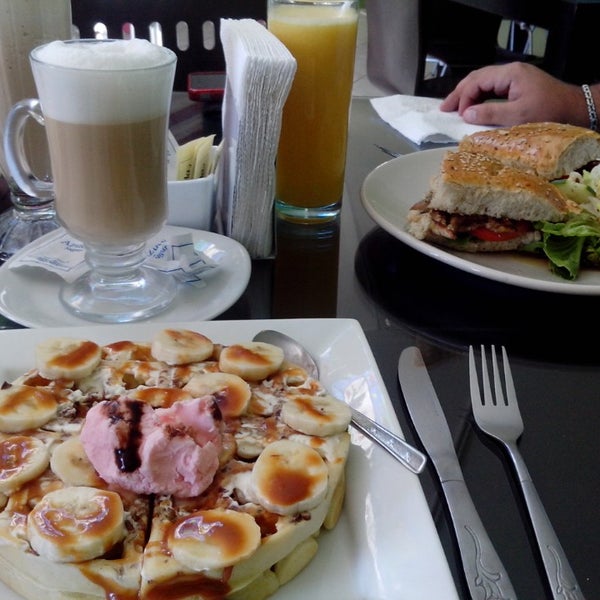 Photo taken at Waffles &amp; Coffee Querétaro by Karla D. on 8/2/2014