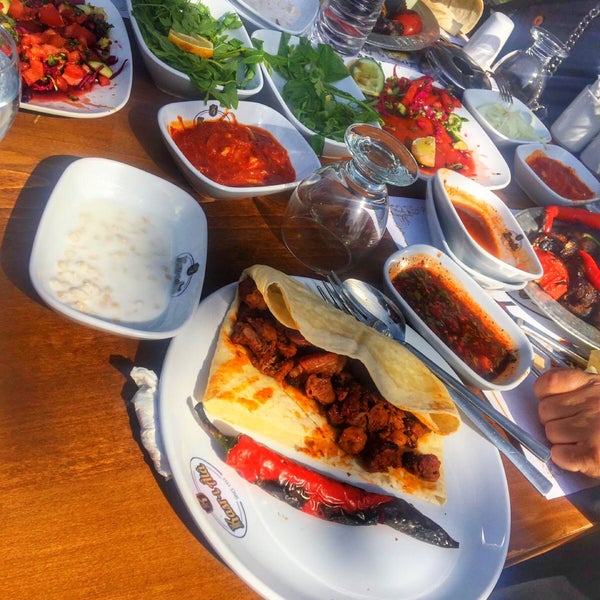 3/10/2020 tarihinde Gülşah ÖnceLziyaretçi tarafından Kasr-ı Ala Restaurant'de çekilen fotoğraf
