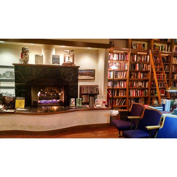 Photo taken at Full Circle Bookstore by Andrew N. on 11/2/2014