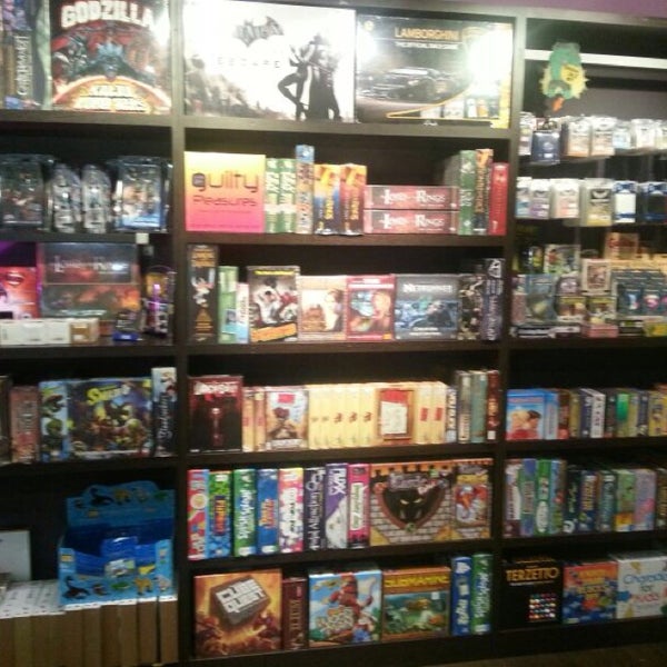 Boardgames Rejuvenate Arcade in Singapore River