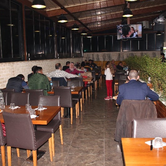 6/8/2017 tarihinde Şanlıurfa İskender Kebap Restaurantziyaretçi tarafından Şanlıurfa İskender Kebap Restaurant'de çekilen fotoğraf