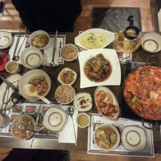 Foto tomada en Song Cook&#39;s Authentic Korean Restaurant  por Jenny Y. el 3/7/2013