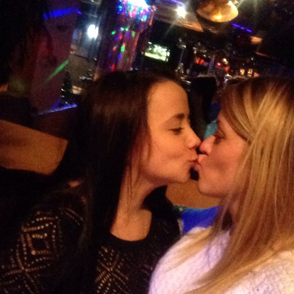 รูปภาพถ่ายที่ Tequila Bar&amp;Boom โดย Юленька М. เมื่อ 12/13/2014